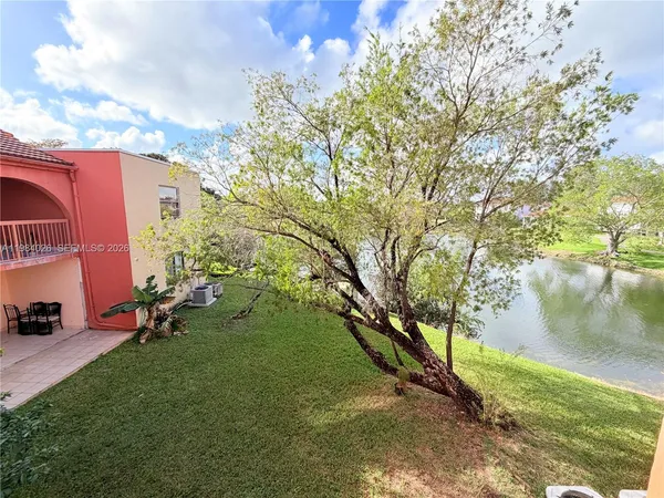 $2,600 | 10233 Northwest 9th St Circle, Unit 2061, Miami, FL 33172