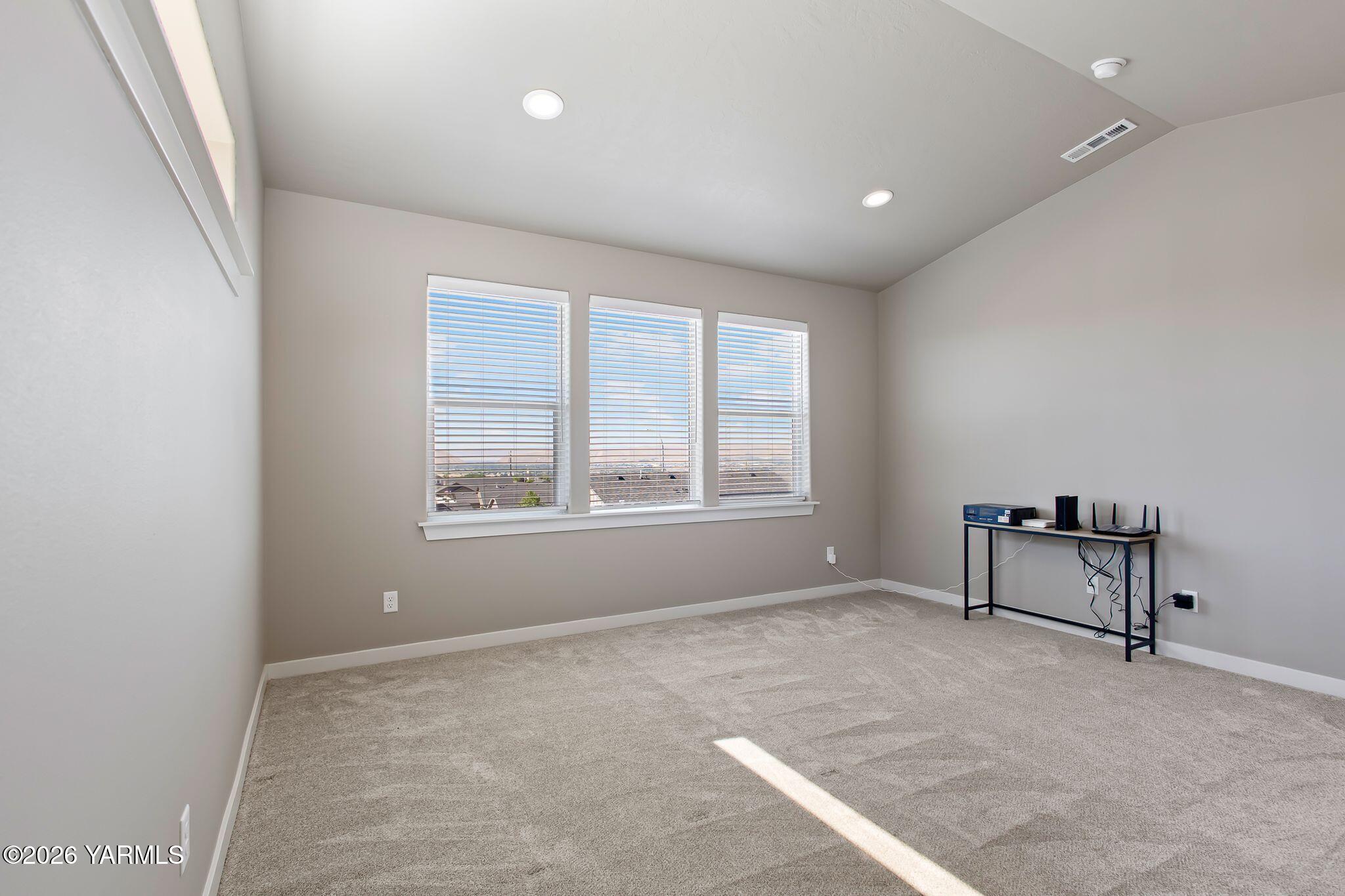 5406 Wildrye Loop Yakima, WA 98901 - Photo 6 of 33 Primary Bedroom
