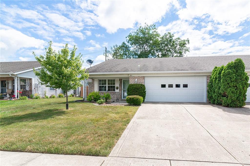 5711 Misty Ridge Circle Indianapolis, IN 46237 - Photo 2 of 30 Gallery Image 2