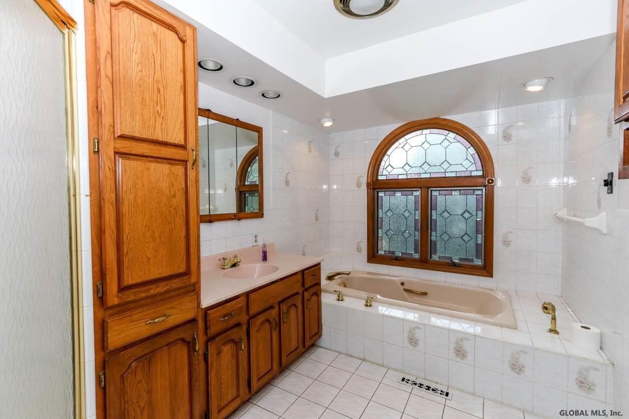 403 Ridgehill Road Schenectady, NY 12303 - Photo 13 of 25 Photo 13