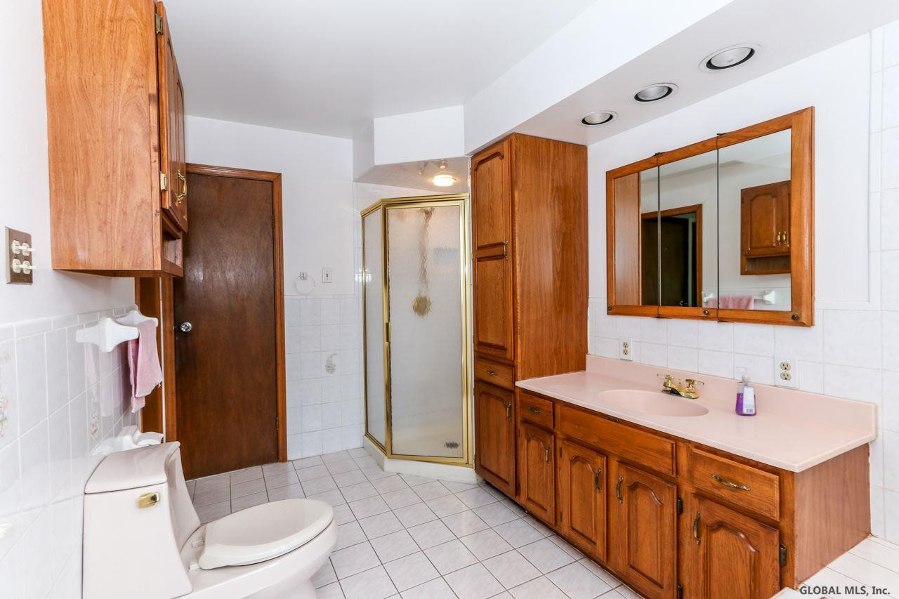 403 Ridgehill Road Schenectady, NY 12303 - Photo 14 of 25 Photo 14