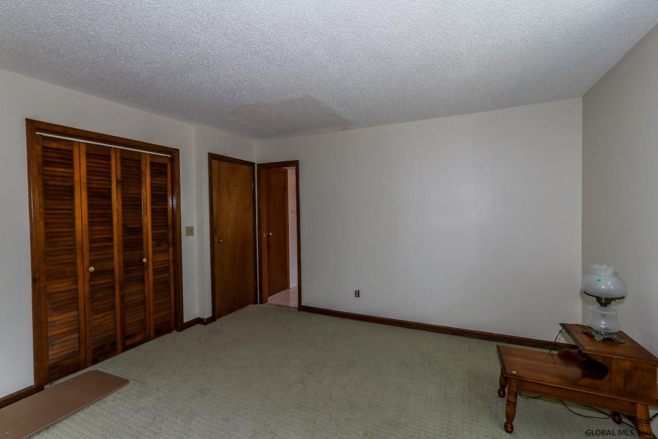 403 Ridgehill Road Schenectady, NY 12303 - Photo 15 of 25 Photo 15