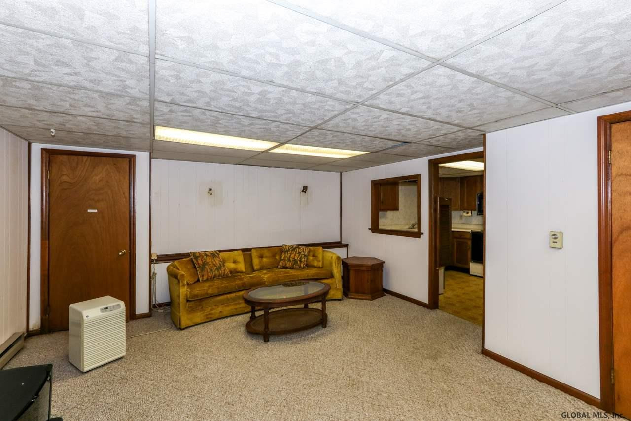 403 Ridgehill Road Schenectady, NY 12303 - Photo 20 of 25 Photo 20