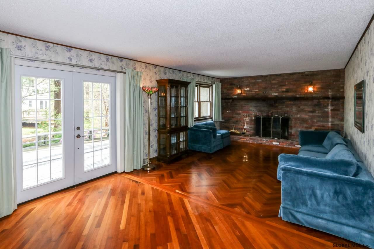 403 Ridgehill Road Schenectady, NY 12303 - Photo 2 of 25 Photo 2