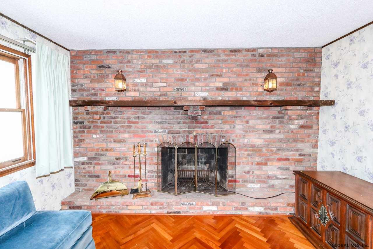 403 Ridgehill Road Schenectady, NY 12303 - Photo 4 of 25 Photo 4