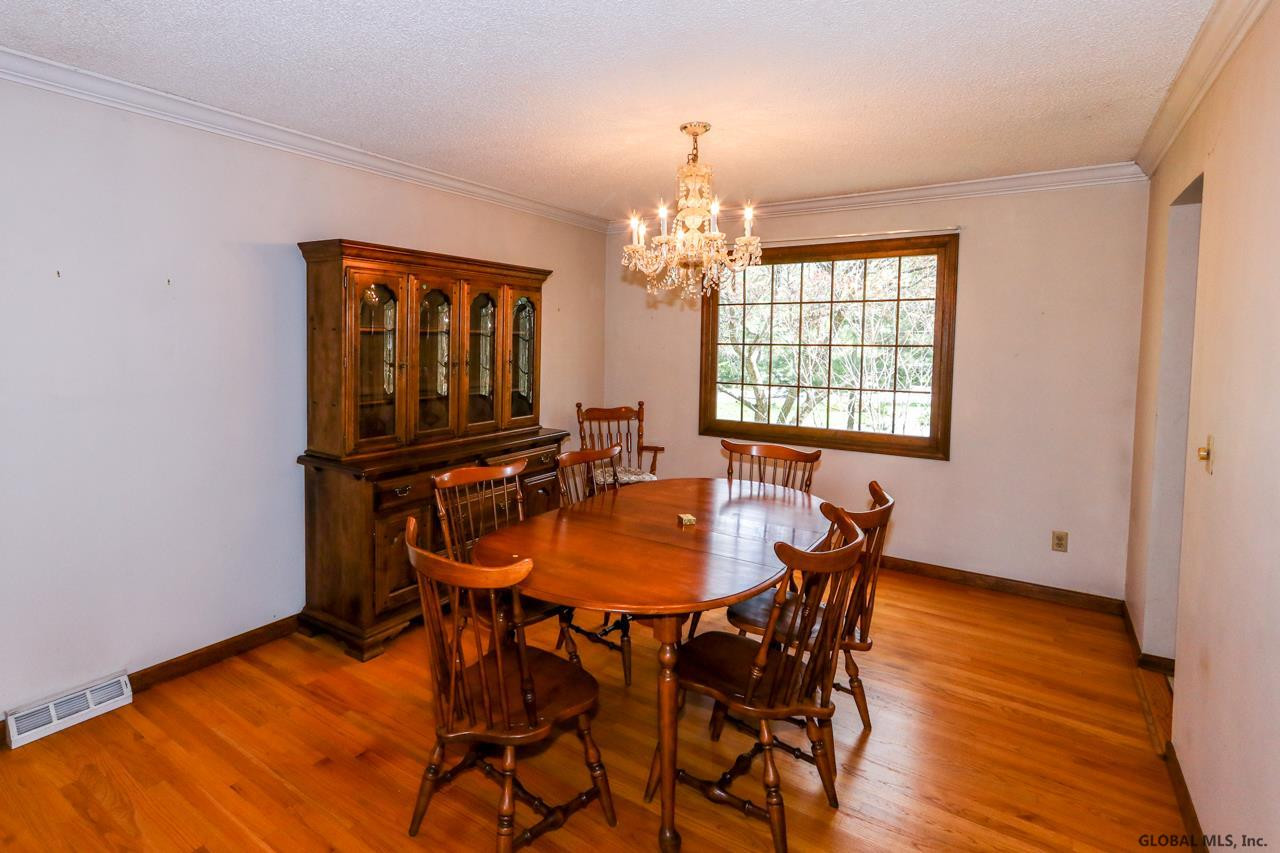 403 Ridgehill Road Schenectady, NY 12303 - Photo 8 of 25 Photo 8