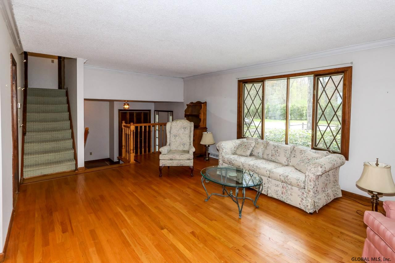 403 Ridgehill Road Schenectady, NY 12303 - Photo 10 of 25 Photo 10