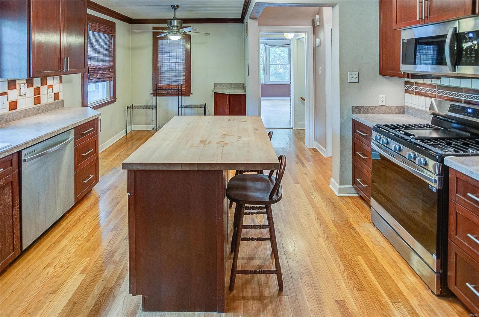 145 Orchard Drive Belleville, IL 62221 - Photo 12 of 60