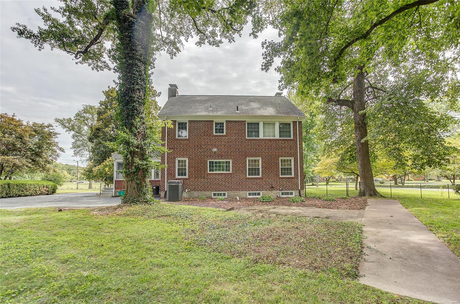 145 Orchard Drive Belleville, IL 62221 - Photo 40 of 60