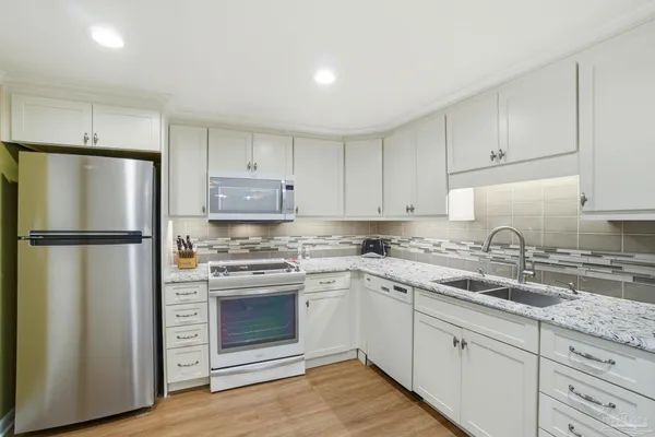$319,500 | 615 Bayshore Drive, Unit 502, Pensacola, FL 32507