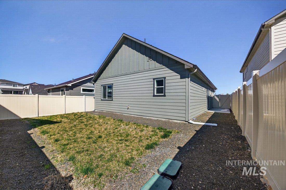 437 West Contender Drive Meridian, ID 83642 - Photo 22 of 26