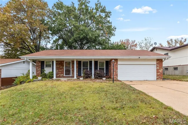 $239,900 | 4453 Remus Drive, Florissant, MO 63033