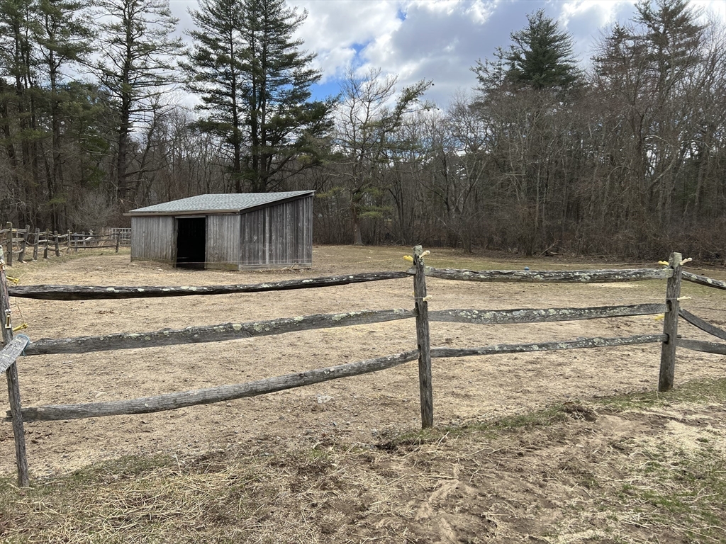 37 East Street Topsfield, MA 01983 - Photo 15 of 39
