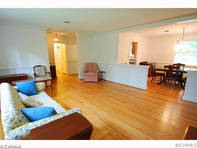 7709 Sunderland Road Henrico, VA 23229 - Photo 4 of 12 Living Room