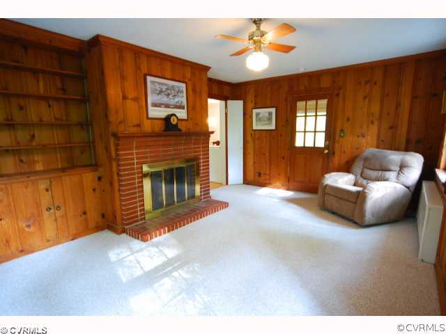 7709 Sunderland Road Henrico, VA 23229 - Photo 6 of 12 Den/Family/Great Room