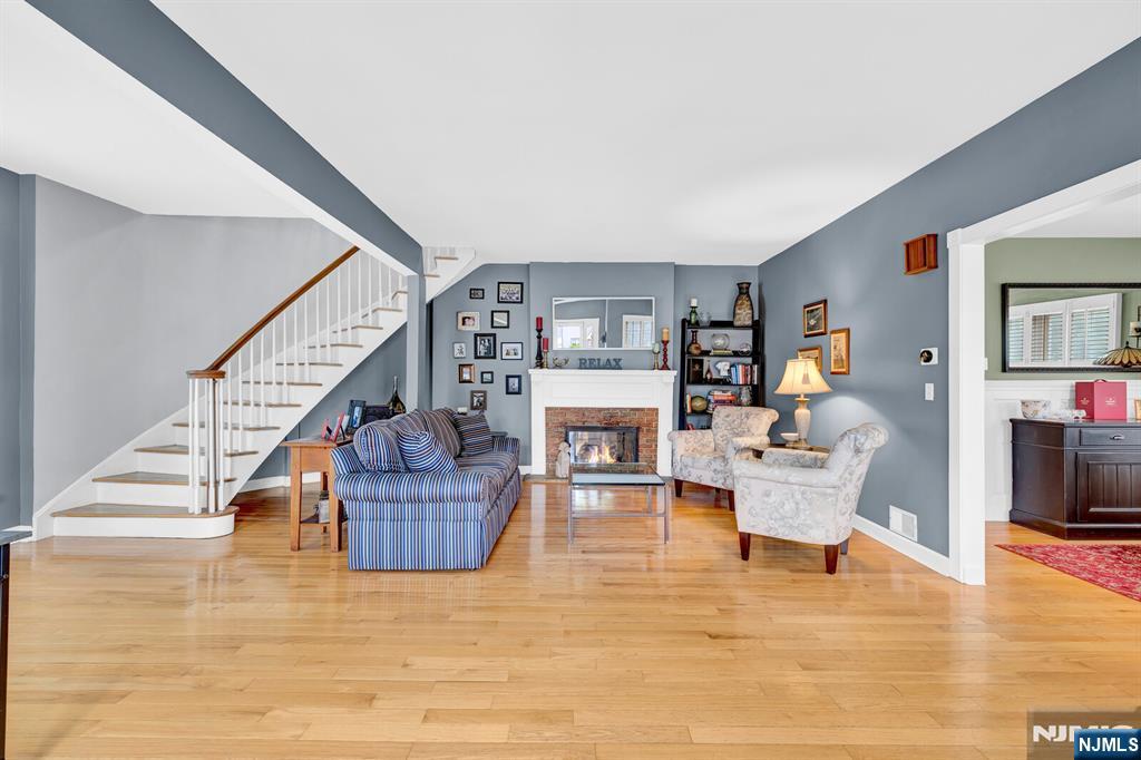 98 Maple Street Rutherford, NJ 07070 - Photo 4 of 50