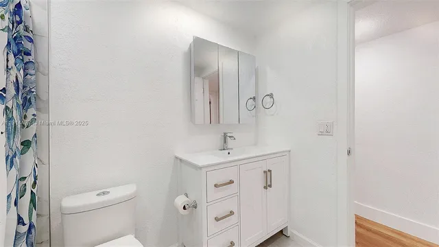 $2,400 | 1201 Southwest 42nd Avenue, Unit 211, Miami, FL 33134