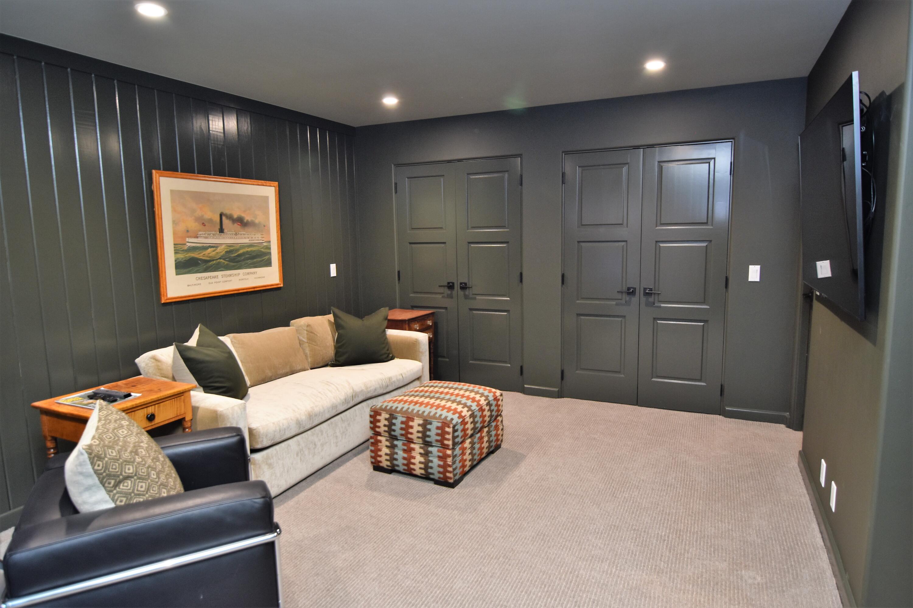 304 Georginia Road, Unit B Ketchum, ID 83340 - Photo 11 of 22 Den with Dry Sauna