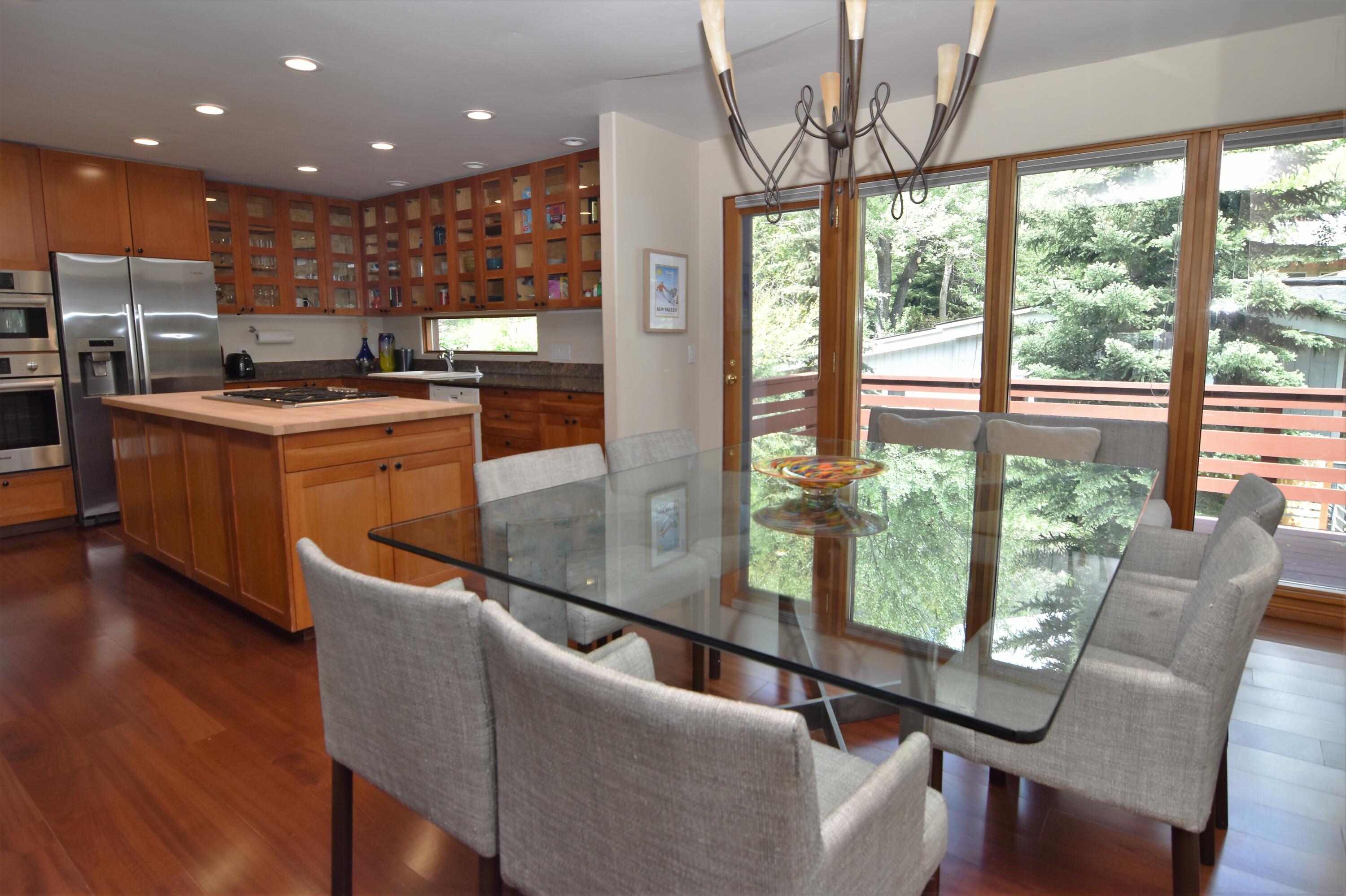 304 Georginia Road, Unit B Ketchum, ID 83340 - Photo 6 of 22 Dining