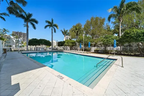 $524,999 | 7910 Harbor Island Drive, Unit 402, North Bay Village, FL 33141
