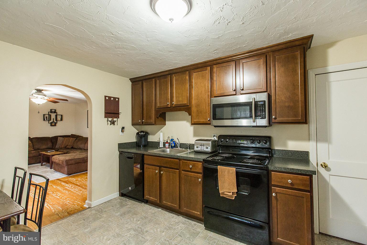 2568 Sheaffer Road Elizabethtown, PA 17022 - Photo 7 of 24
