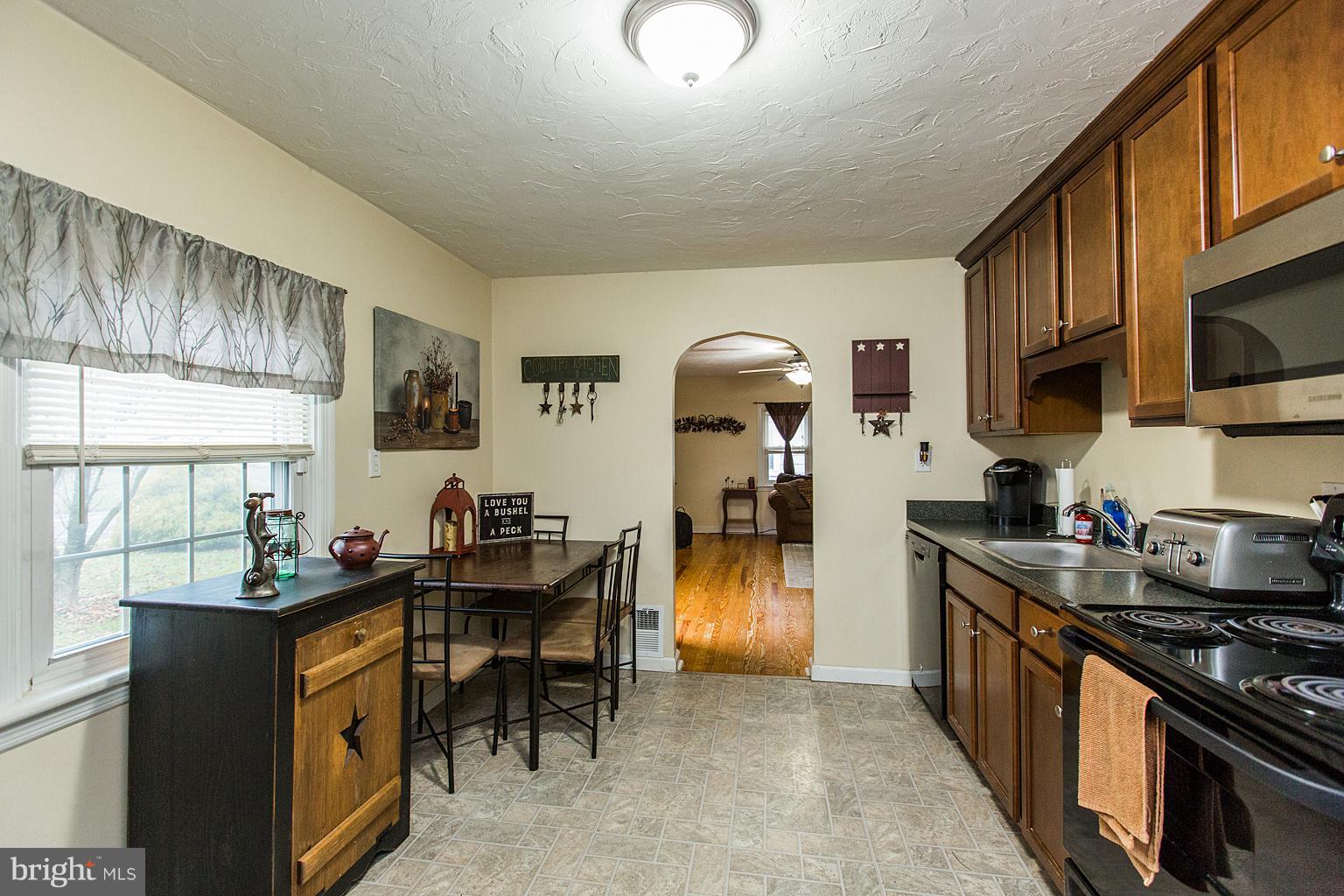 2568 Sheaffer Road Elizabethtown, PA 17022 - Photo 8 of 24