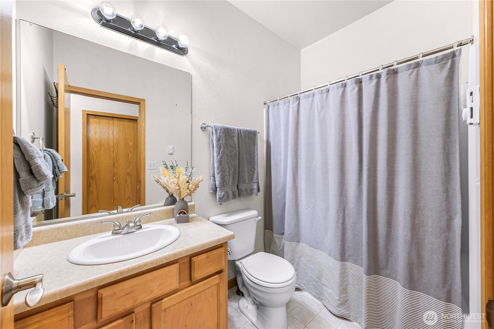 1305 Boon Street, Unit 213 Sumas, WA 98295 - Photo 20 of 29