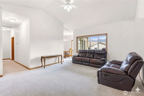 $299,000 | 1305 Boon Street, Unit 213, Sumas, WA 98295