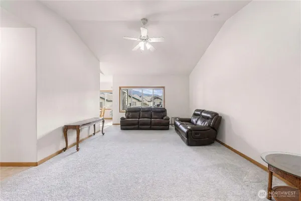 $299,000 | 1305 Boon Street, Unit 213, Sumas, WA 98295