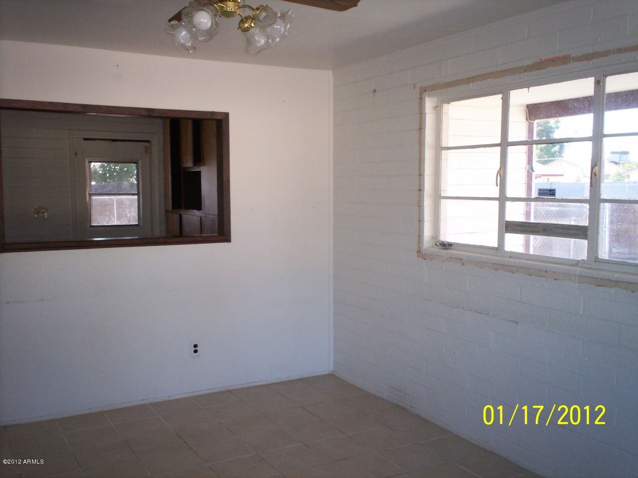 3755 West Osborn Road Phoenix, AZ 85019 - Photo 2 of 8 LIVING ROOM