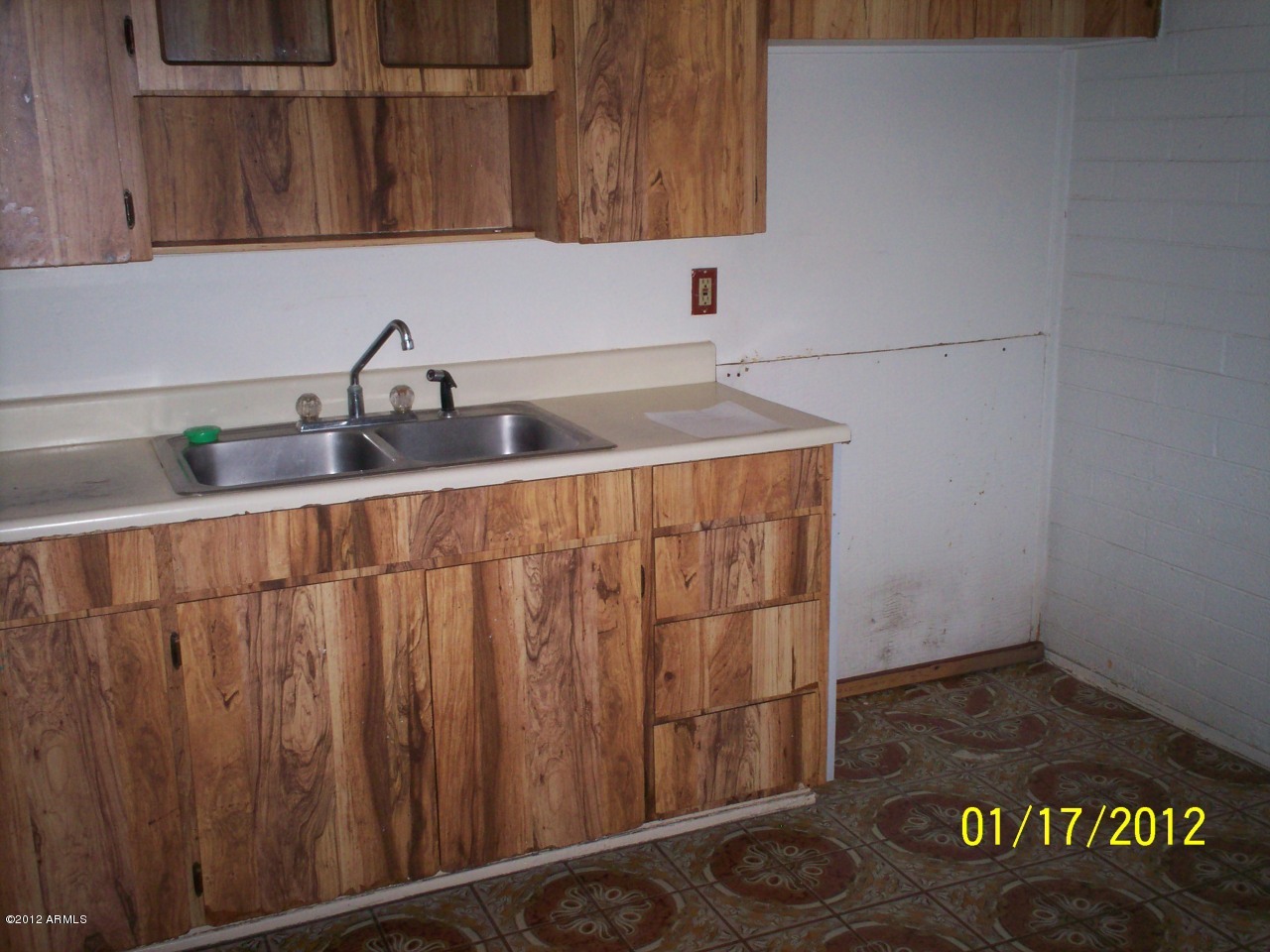 3755 West Osborn Road Phoenix, AZ 85019 - Photo 3 of 8 KITCHEN