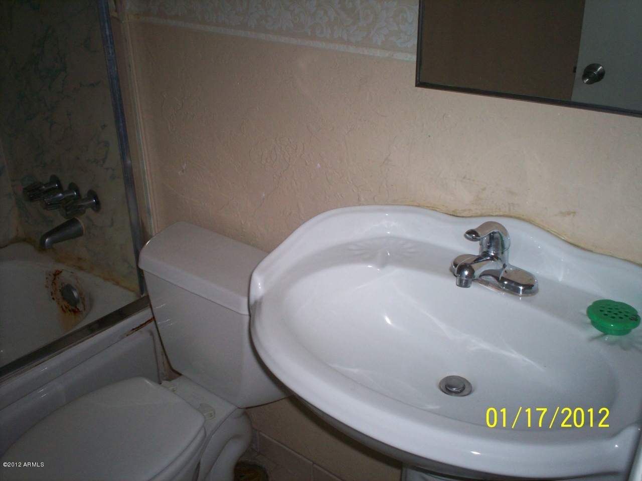 3755 West Osborn Road Phoenix, AZ 85019 - Photo 4 of 8 BATHROOM
