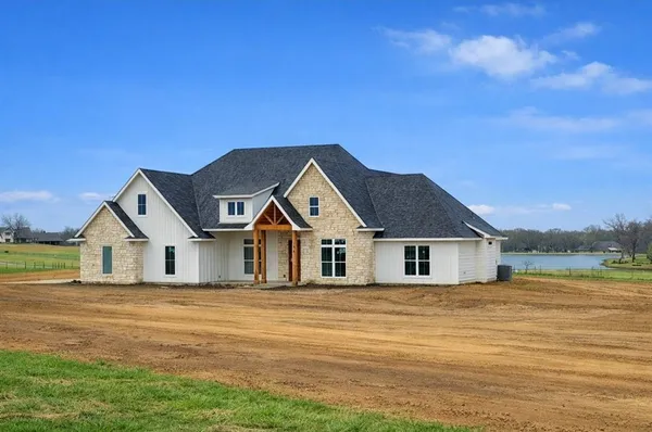 $549,000 | 176 Vaughn Lane, Calera, OK 74730