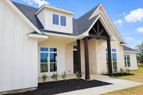 a black and white photo of a picture