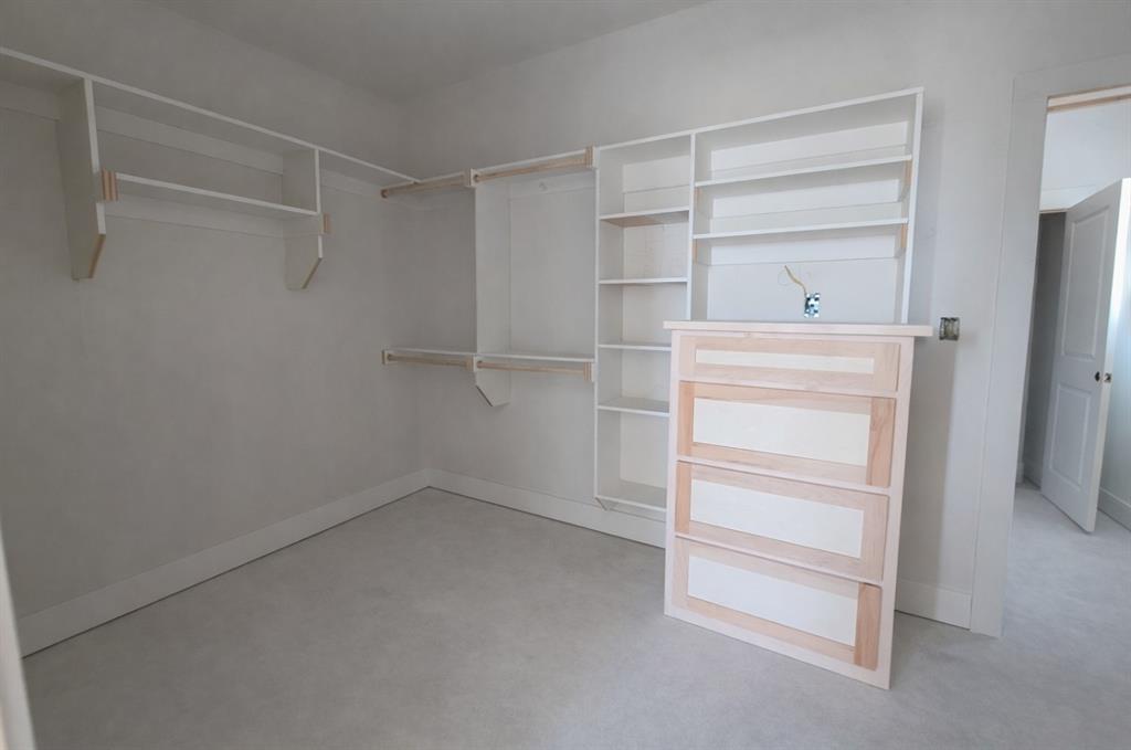 176 Vaughn Lane Calera, OK 74730 - Photo 9 of 21 a view of an empty walk in closet