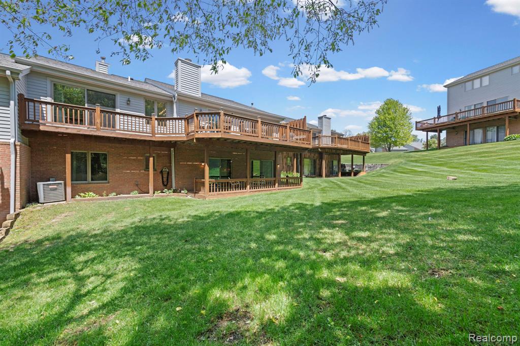 6687 Ridgeview Drive Clarkston, MI 48346 - Photo 8 of 41