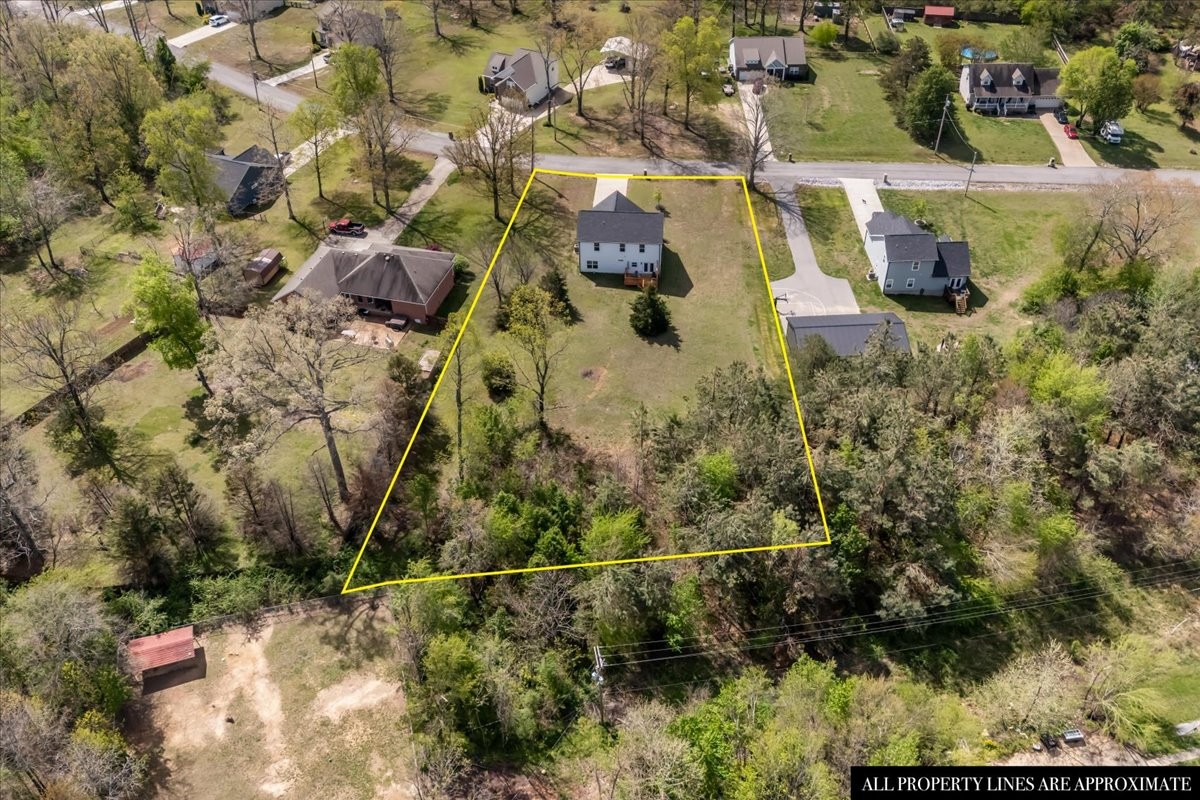 10011 Wendy Way Lyles, TN 37098 - Photo 47 of 51 an aerial view of houses with yard