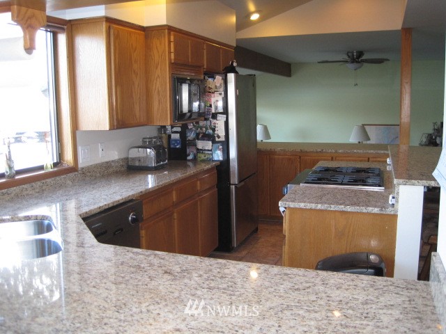 53 Strawberry Point Road Bellingham, WA 98229 - Photo 4 of 17 Gallery Image 4