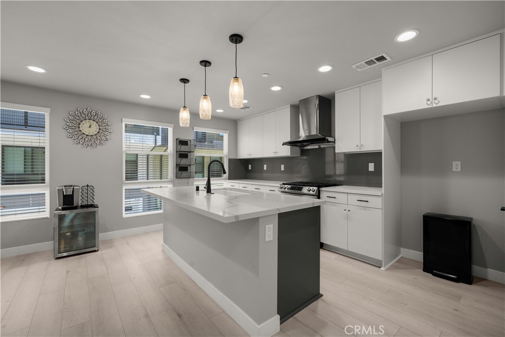 721 West Duarte Road, Unit B Monrovia, CA 91016 - Photo 5 of 24