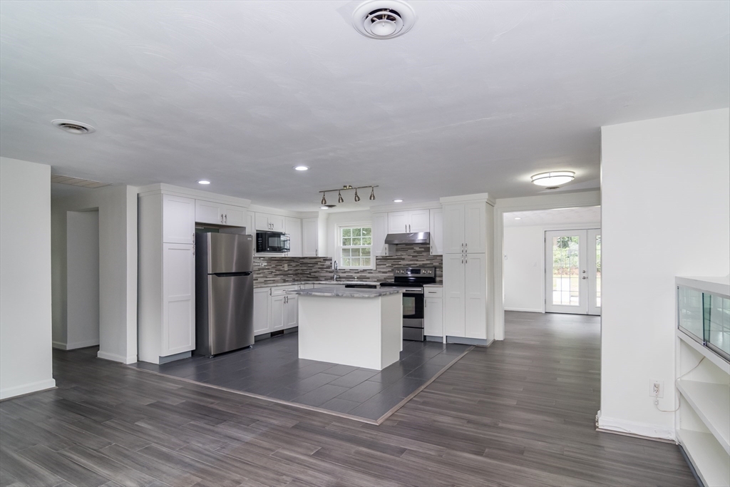 22 Wethersfield Road Natick, MA 01760 - Photo 6 of 22