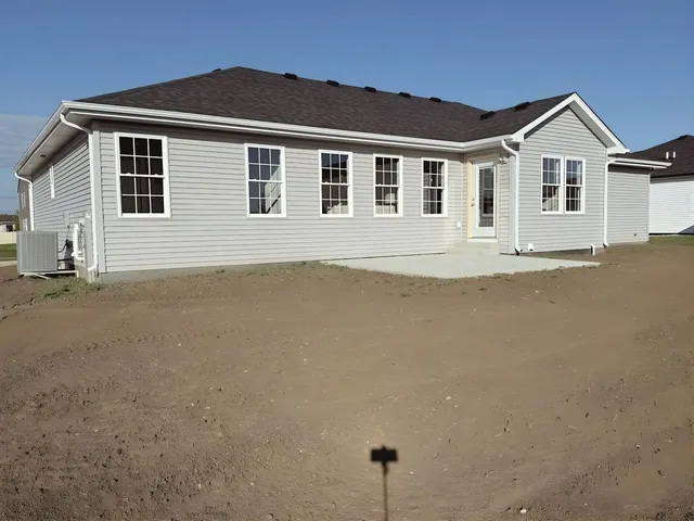 $439,900 | 1692 Campton Drive, Bourbonnais, IL 60914