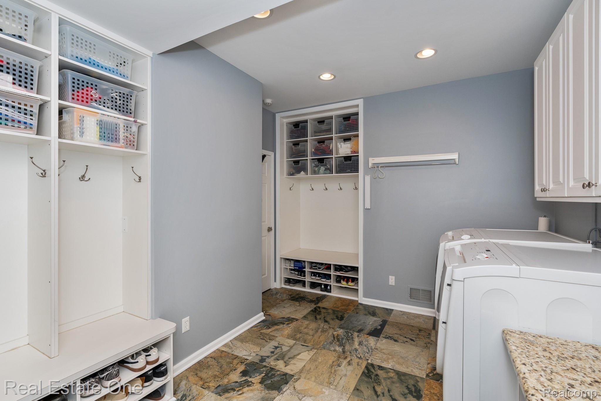 1177 Chesapeake Rochester, MI 48307 - Photo 17 of 63 Chesapeake MLS-W016.jpg