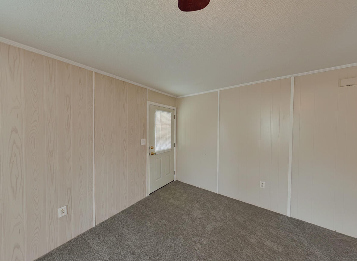 179 Joyner Road Waynesboro, GA 30830 - Photo 6 of 18 Living Room
