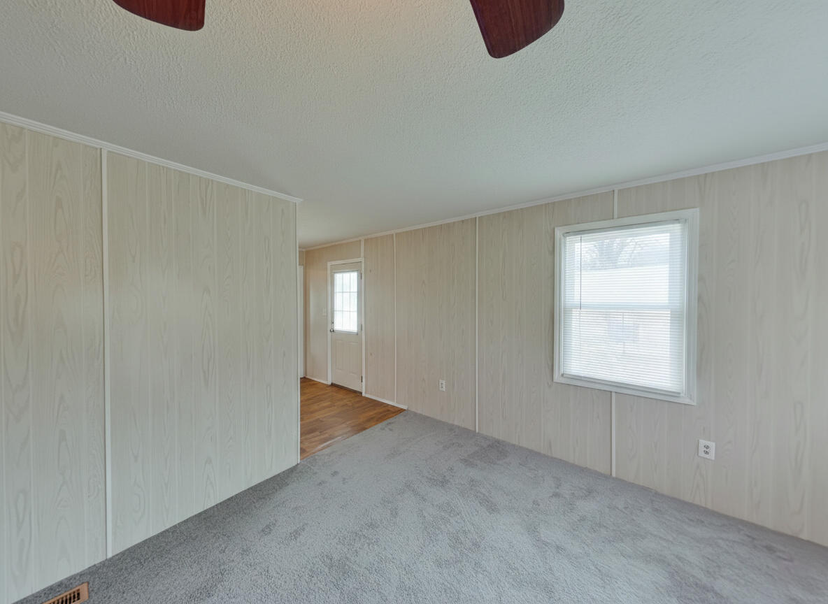 179 Joyner Road Waynesboro, GA 30830 - Photo 8 of 18 Living Room