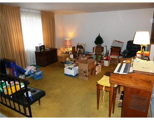 46 Overbrook Road Penn Hills, PA 15235 - Photo 6 of 16 Living Room.