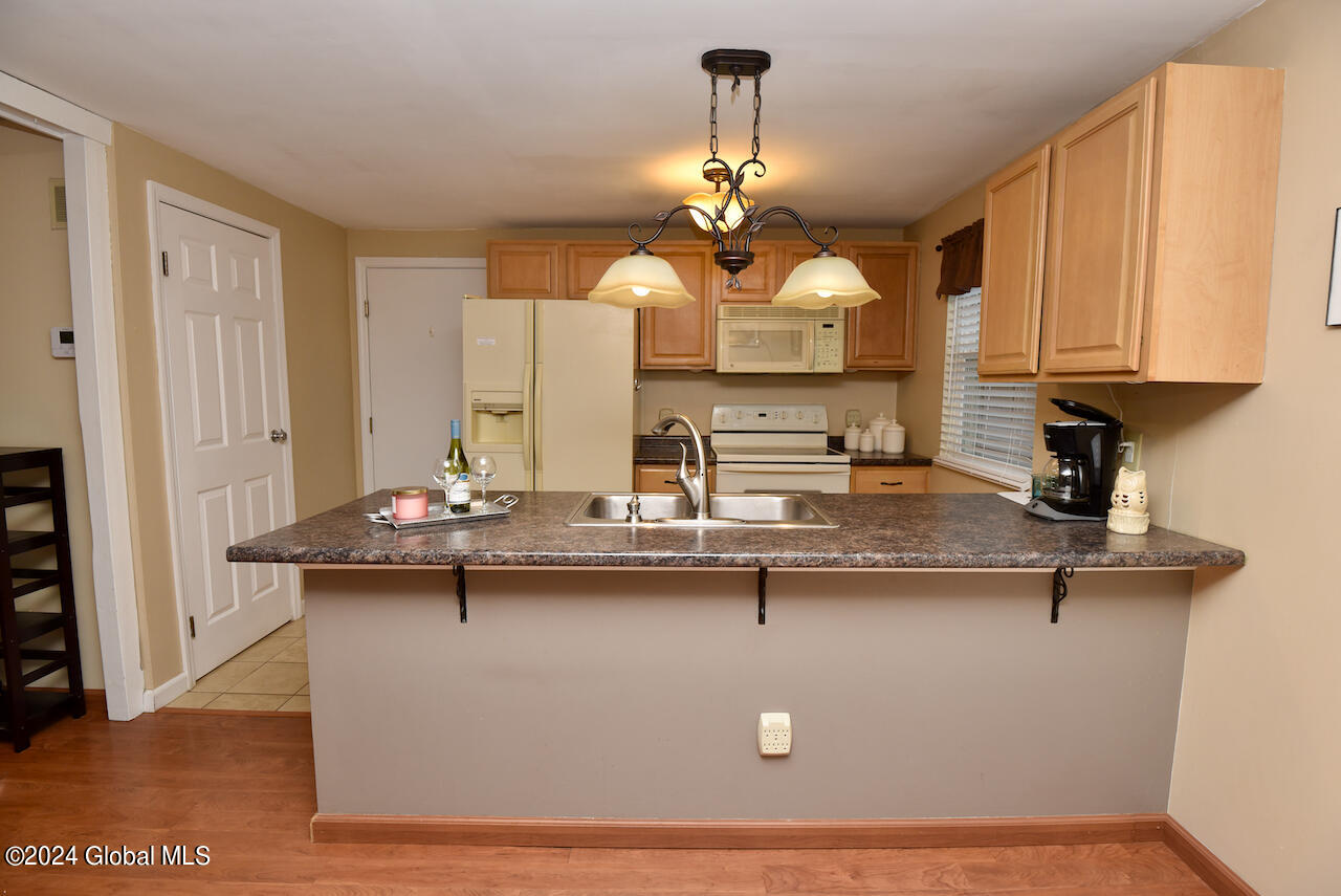 91 Snowberry Road Malta, NY 12020 - Photo 3 of 38 13