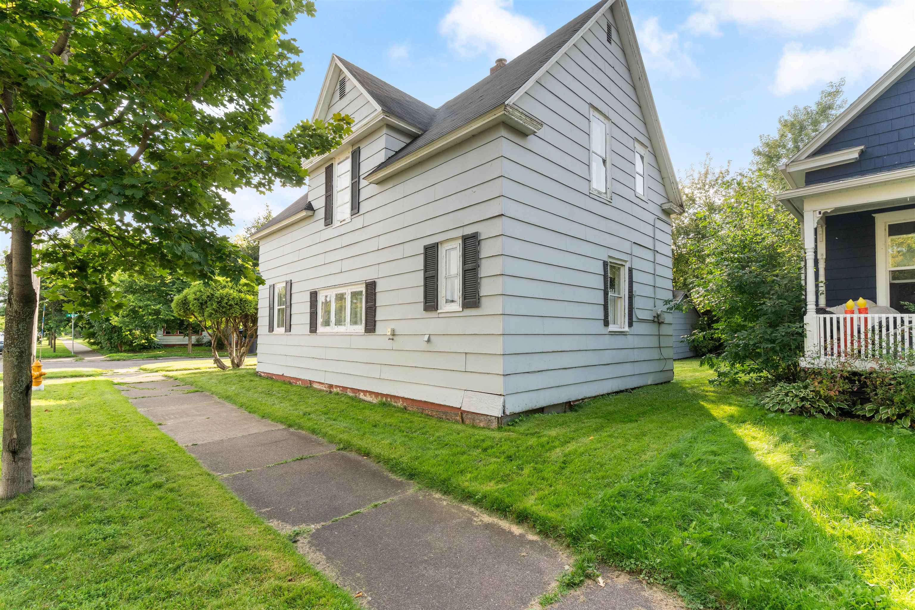 1301 North 11th Street Superior, WI 54880 - Photo 15 of 21 View of property exterior with a lawn