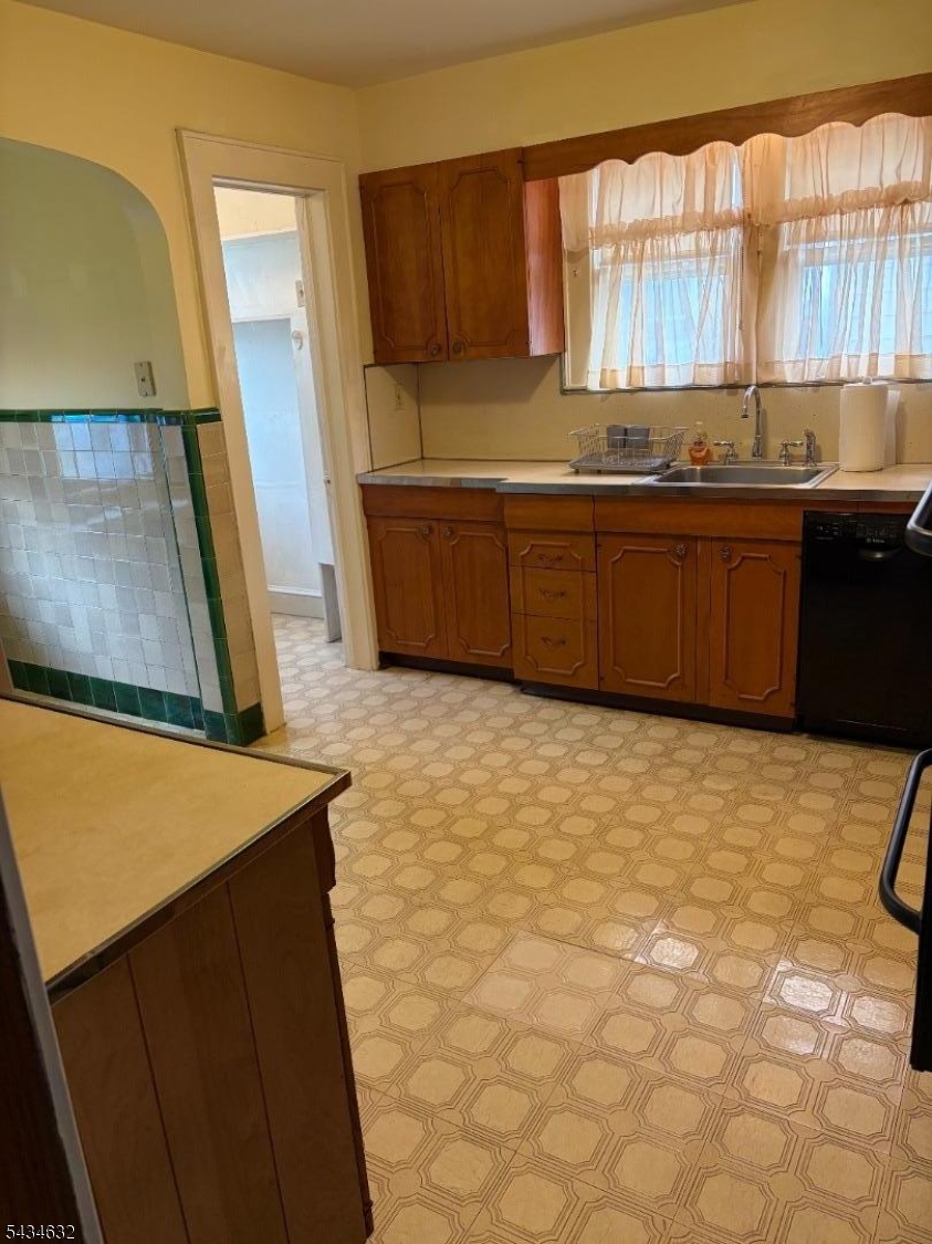 12 Ferncliff Road Bloomfield, NJ 07003 - Photo 29 of 49