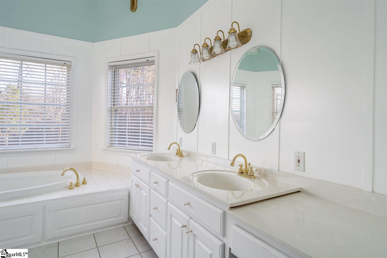 107 Green Ridge Drive Easley, SC 29642 - Photo 18 of 35 Gallery Image 18
