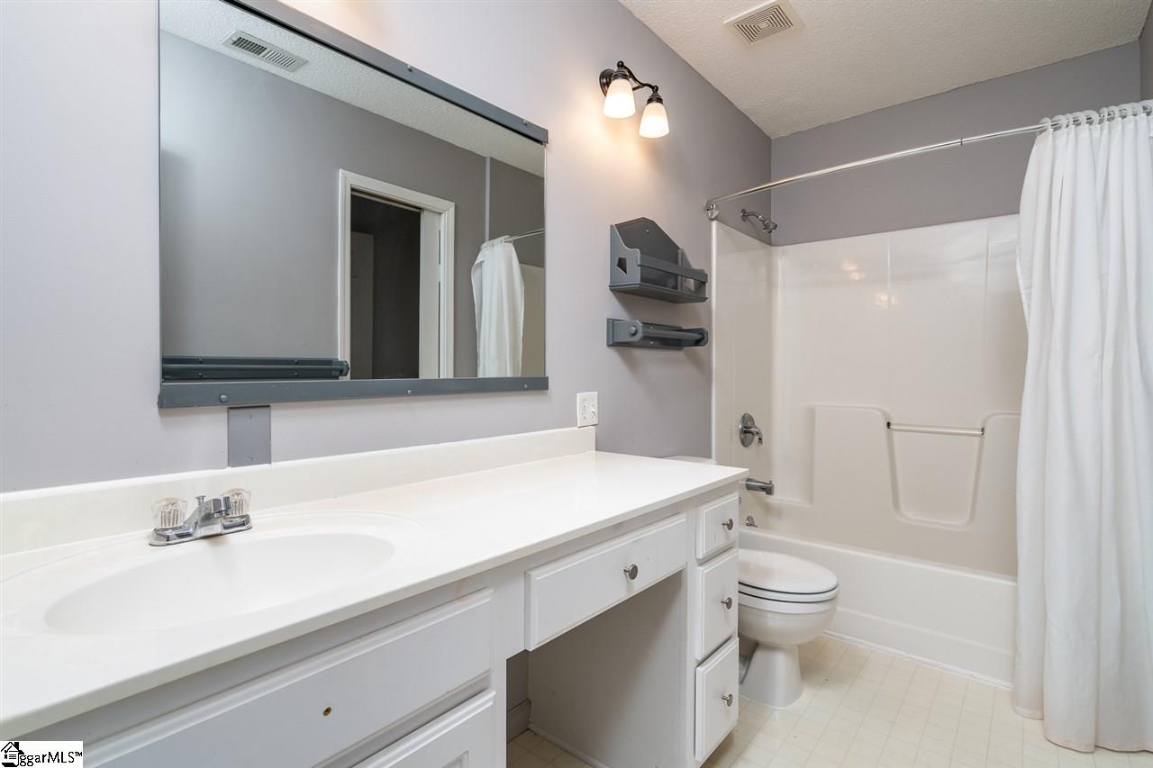 107 Green Ridge Drive Easley, SC 29642 - Photo 19 of 35 1 of 2
